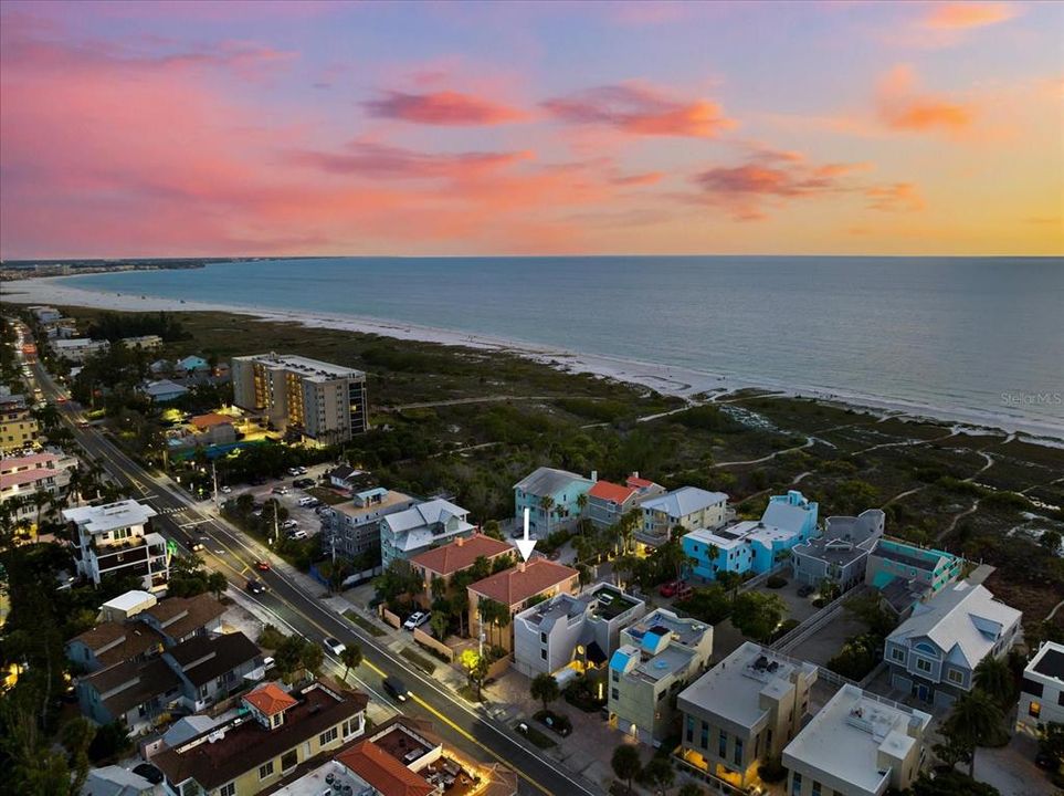 For Sale: $1,566,000 (3 beds, 2 baths, 2041 Square Feet)