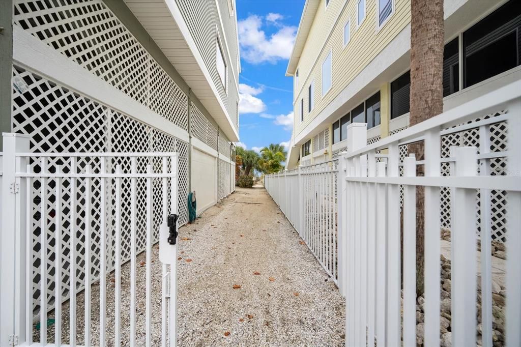 For Sale: $1,566,000 (3 beds, 2 baths, 2041 Square Feet)