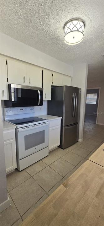 For Rent: $1,950 (2 beds, 2 baths, 922 Square Feet)