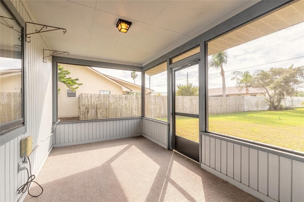 For Sale: $294,500 (3 beds, 2 baths, 1243 Square Feet)