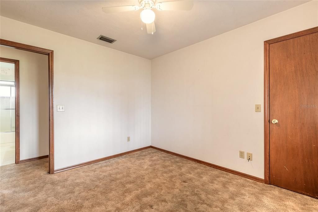 For Sale: $294,500 (3 beds, 2 baths, 1243 Square Feet)