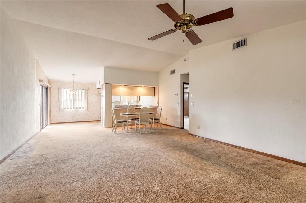 For Sale: $294,500 (3 beds, 2 baths, 1243 Square Feet)