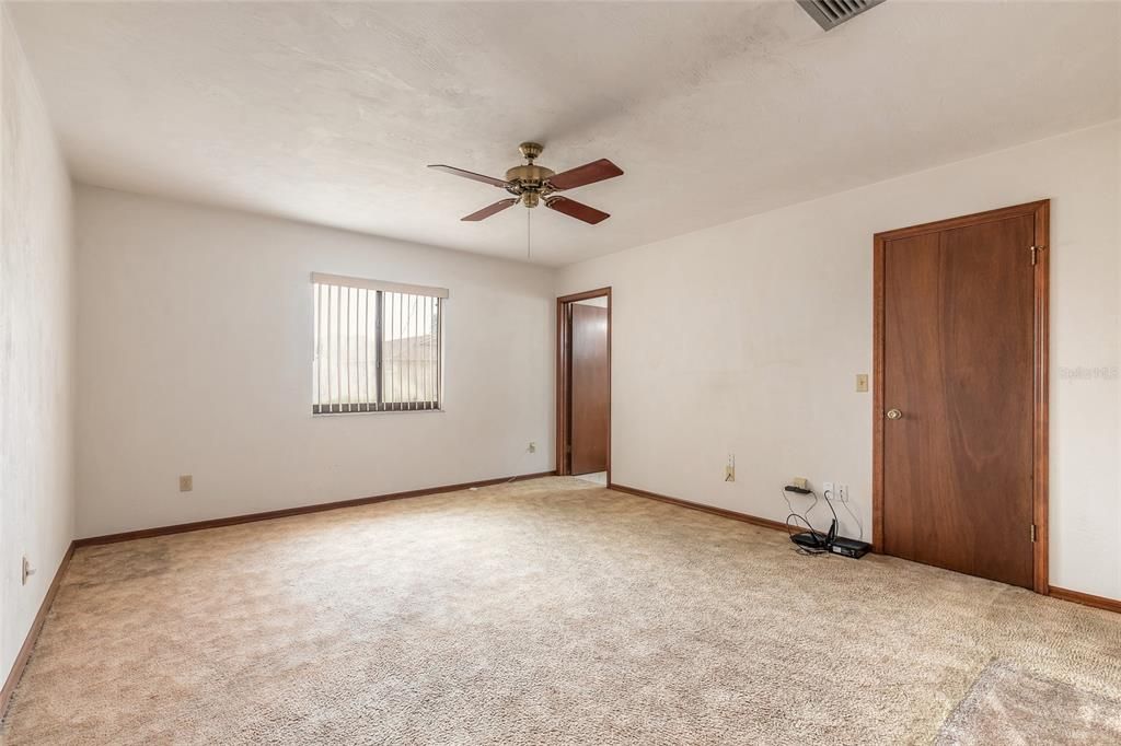 For Sale: $294,500 (3 beds, 2 baths, 1243 Square Feet)