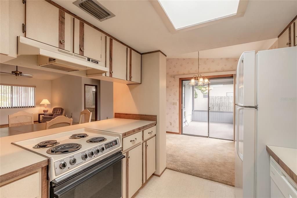 For Sale: $294,500 (3 beds, 2 baths, 1243 Square Feet)