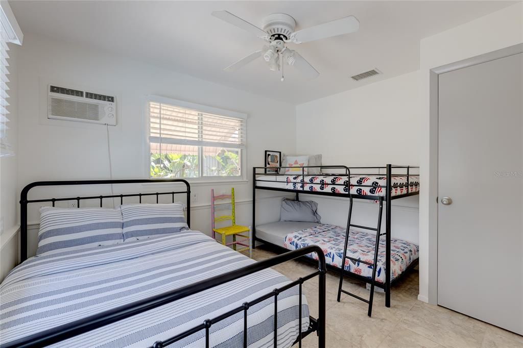 En Renta: $2,999 (4 camas, 2 baños, 1819 Pies cuadrados)