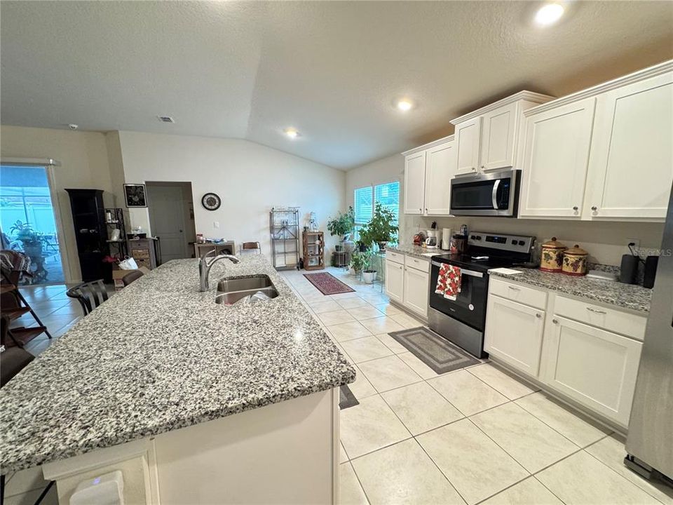 For Sale: $426,000 (3 beds, 3 baths, 2363 Square Feet)