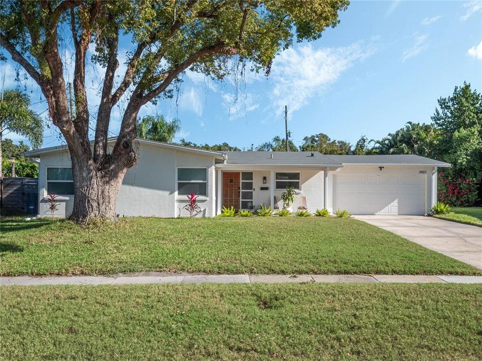 For Sale: $499,000 (3 beds, 2 baths, 1719 Square Feet)