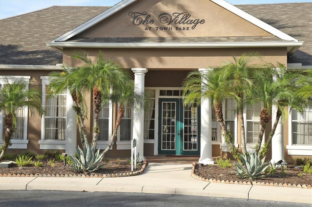 Active With Contract: $159,000 (1 beds, 1 baths, 752 Square Feet)
