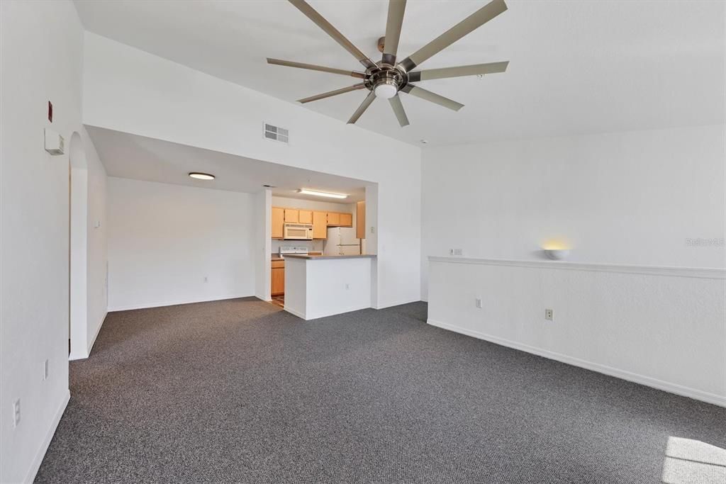 Active With Contract: $159,000 (1 beds, 1 baths, 752 Square Feet)