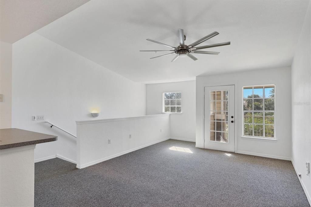 Active With Contract: $159,000 (1 beds, 1 baths, 752 Square Feet)