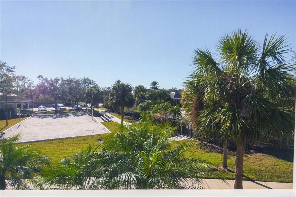 Active With Contract: $159,000 (1 beds, 1 baths, 752 Square Feet)