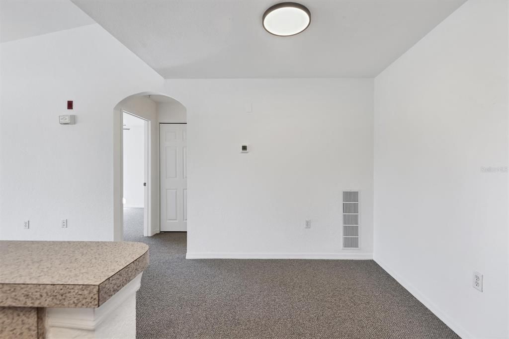 Active With Contract: $159,000 (1 beds, 1 baths, 752 Square Feet)
