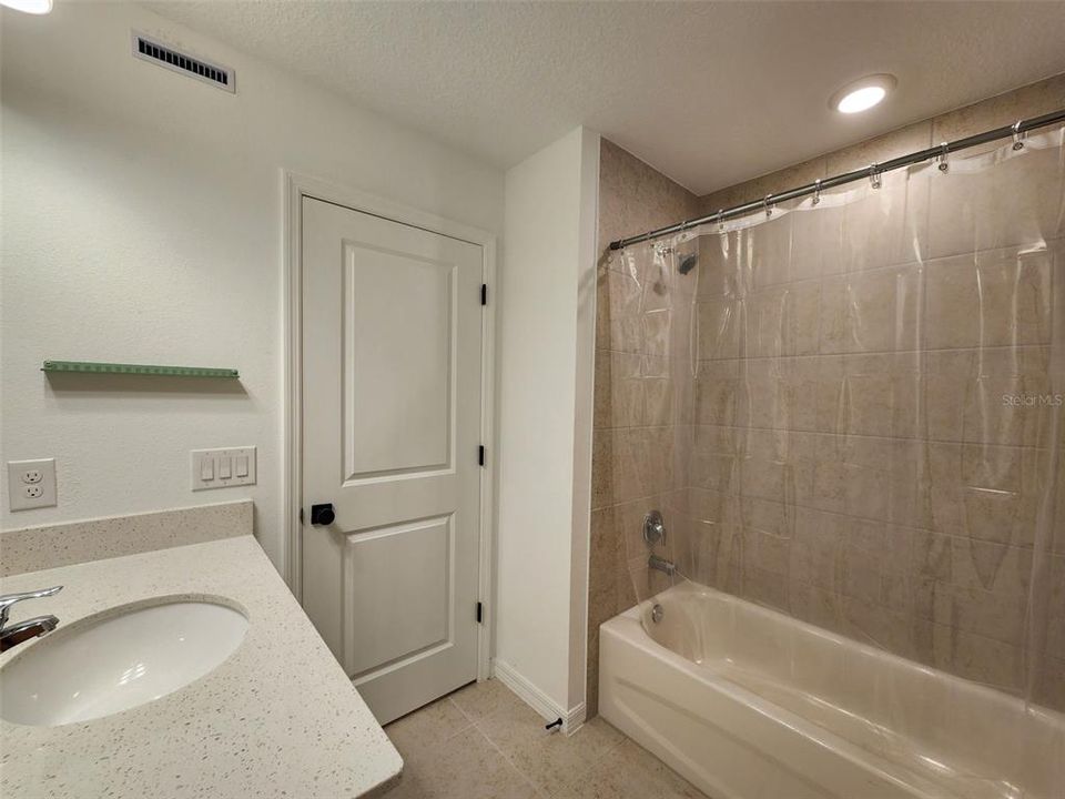 For Rent: $2,645 (3 beds, 2 baths, 1584 Square Feet)