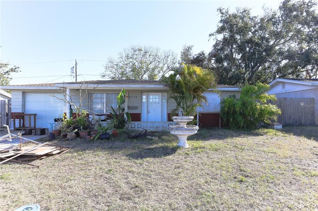 For Sale: $160,000 (2 beds, 1 baths, 956 Square Feet)