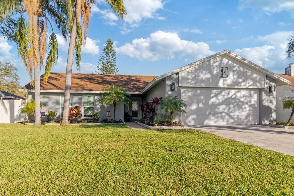 For Sale: $595,000 (3 beds, 2 baths, 1604 Square Feet)