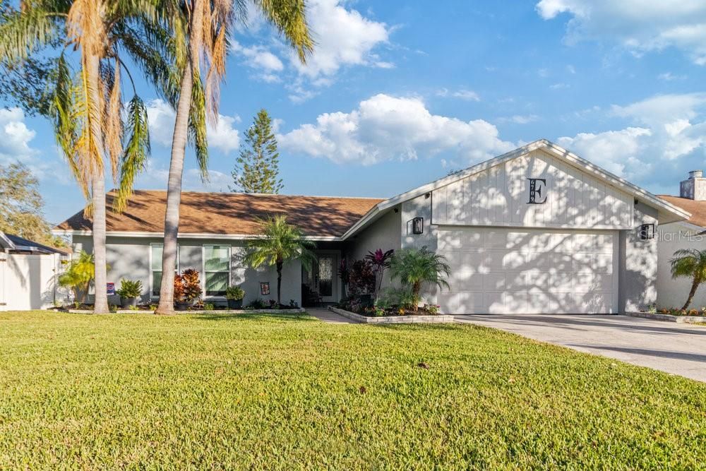 For Sale: $595,000 (3 beds, 2 baths, 1604 Square Feet)