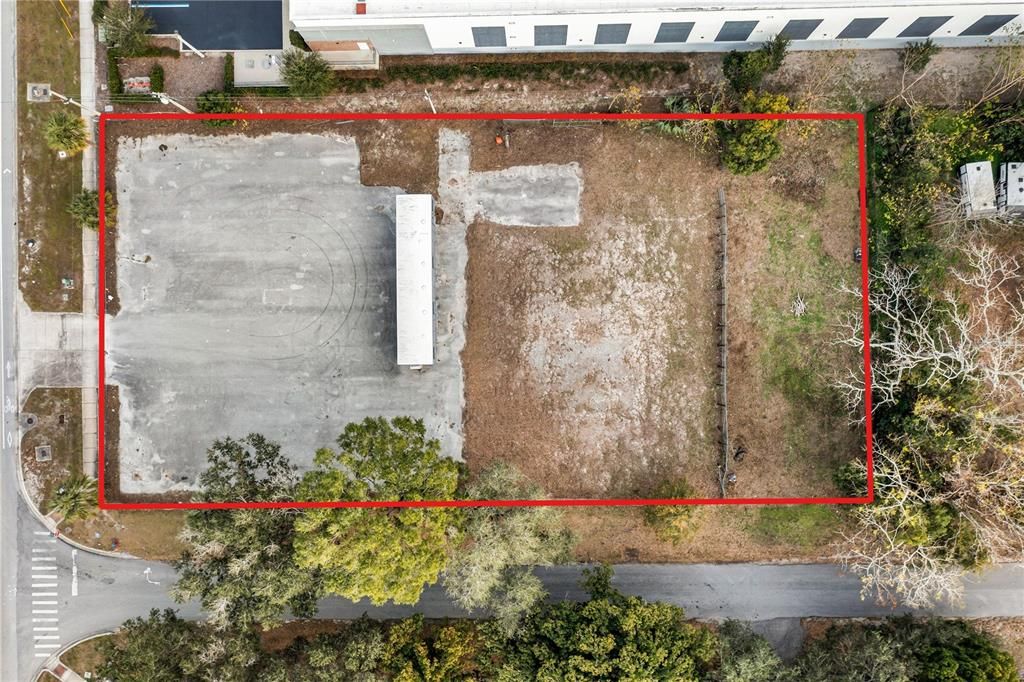 Под контрактом: $699,000 (0.82 acres)