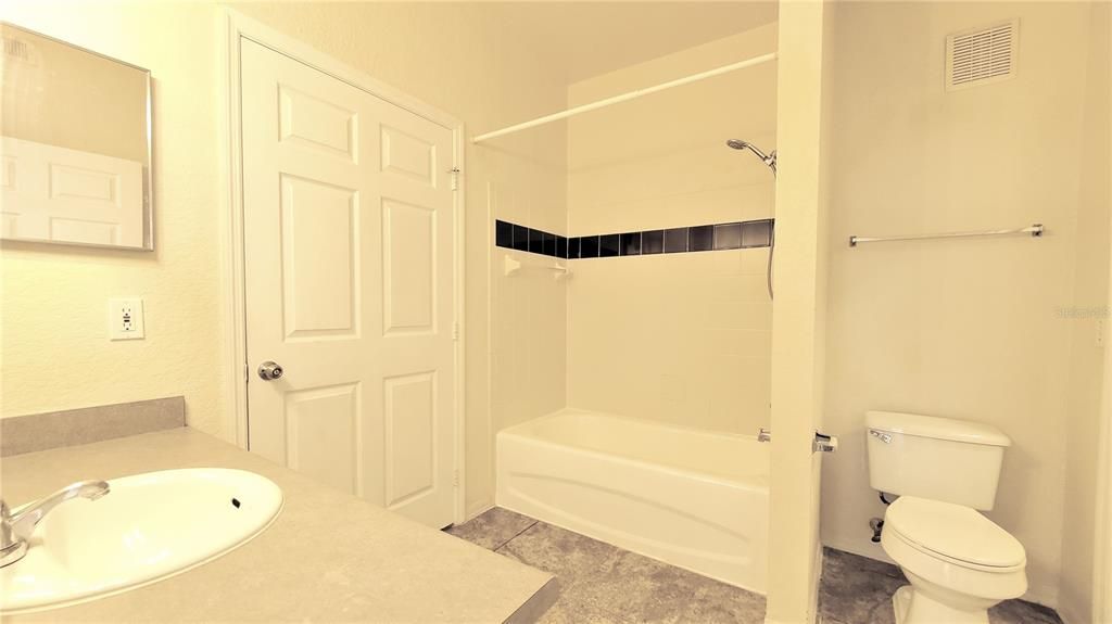 For Rent: $1,525 (2 beds, 2 baths, 1077 Square Feet)