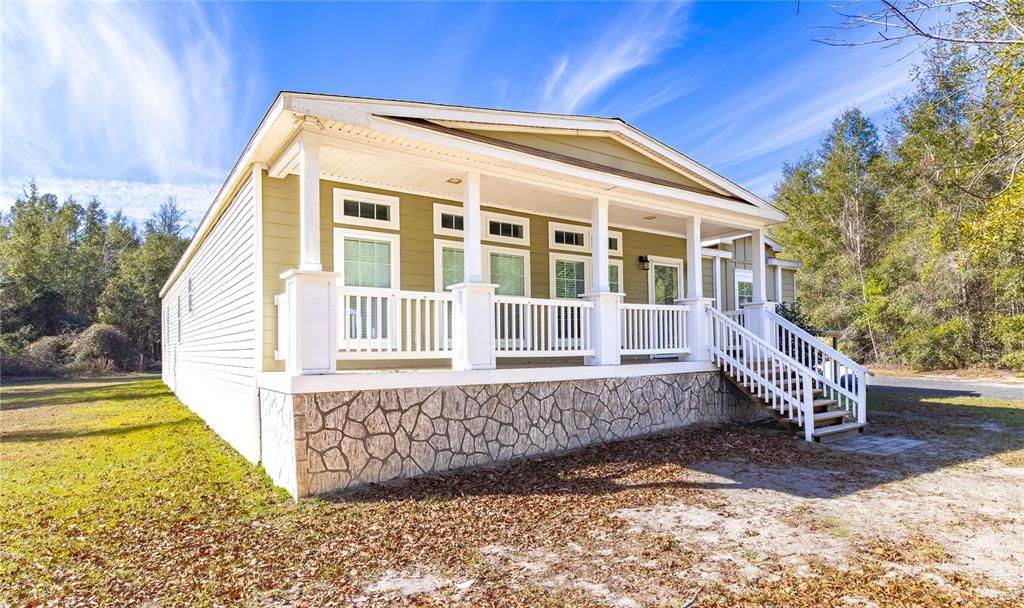 Recently Sold: $400,000 (4 beds, 3 baths, 2520 Square Feet)