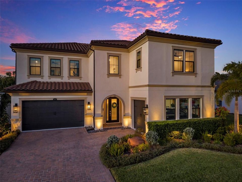 最近售出: $1,375,000 (5 贝兹, 4 浴室, 4249 平方英尺)