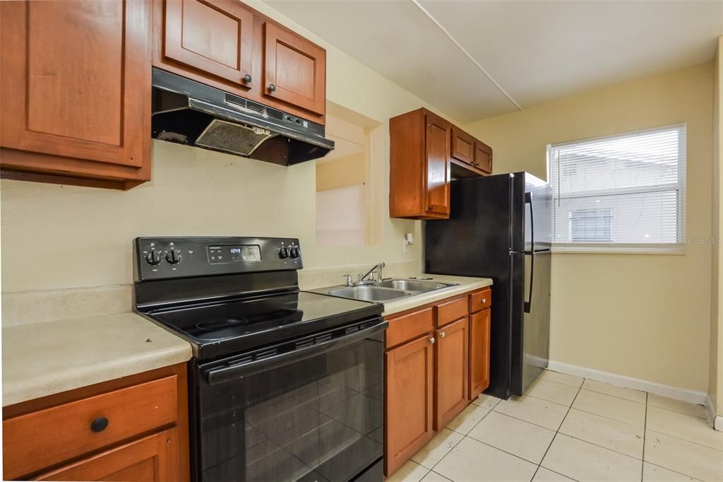 For Rent: $1,595 (3 beds, 1 baths, 1401 Square Feet)