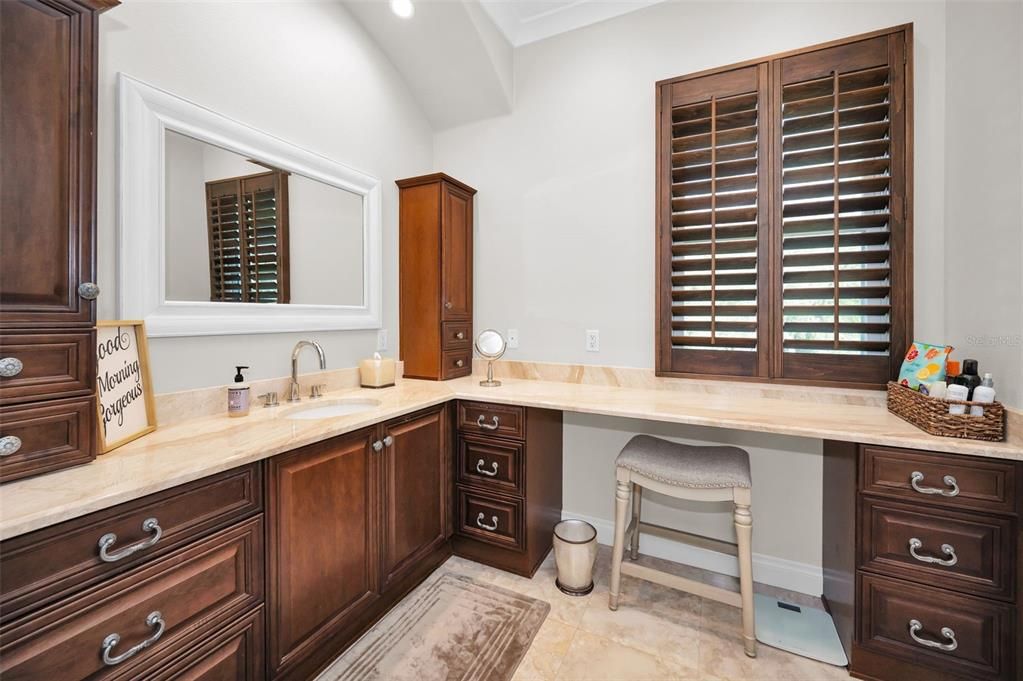 For Sale: $2,500,000 (4 beds, 4 baths, 5256 Square Feet)