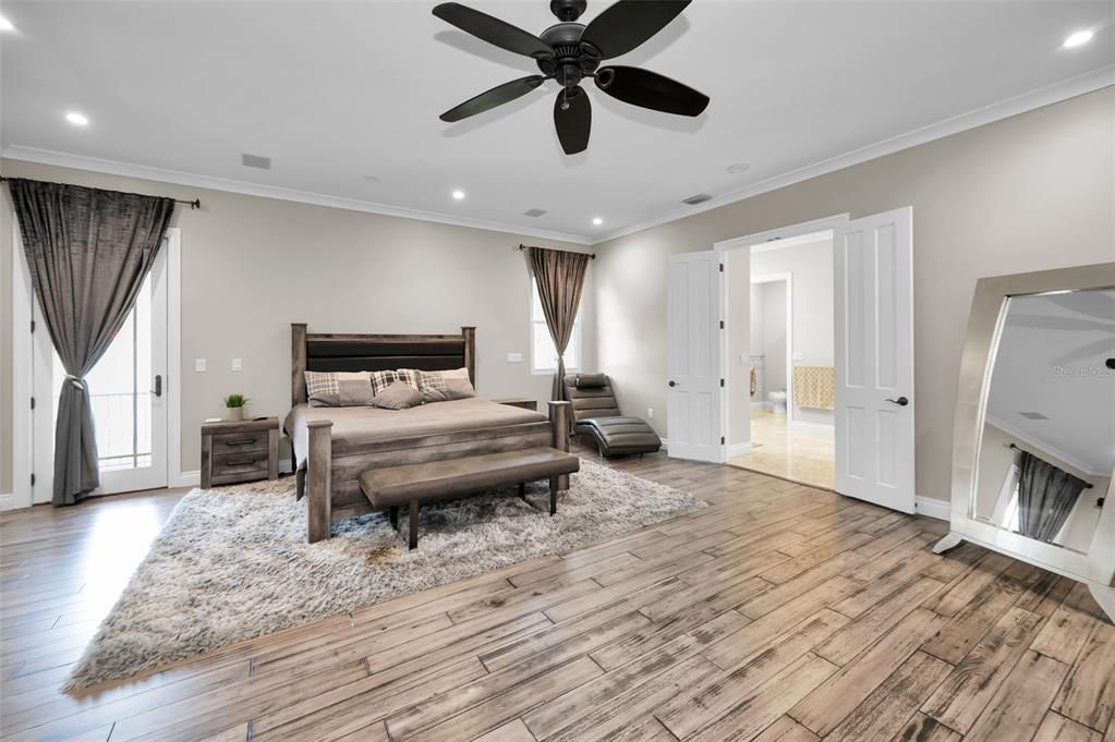 For Sale: $2,500,000 (4 beds, 4 baths, 5256 Square Feet)