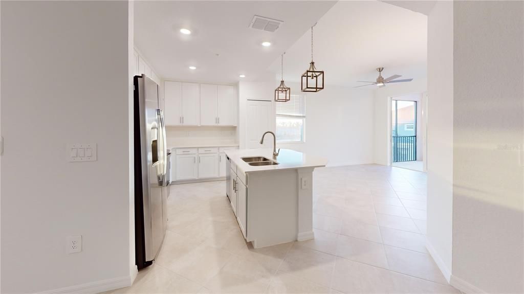 For Sale: $379,000 (2 beds, 2 baths, 1313 Square Feet)