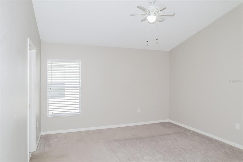 For Rent: $2,050 (3 beds, 2 baths, 1816 Square Feet)