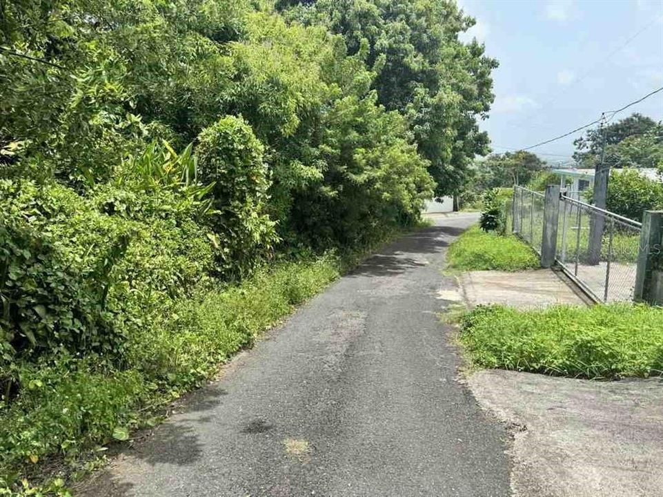 待售: $315,000 (6.37 acres)