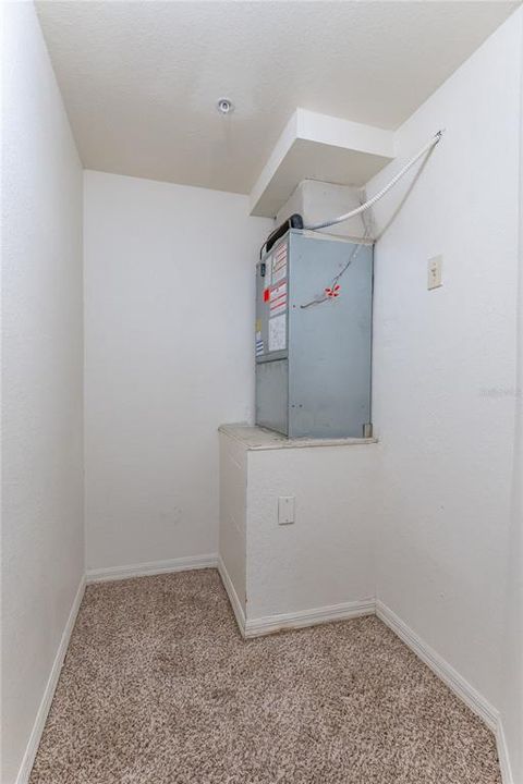 For Sale: $180,000 (1 beds, 1 baths, 842 Square Feet)