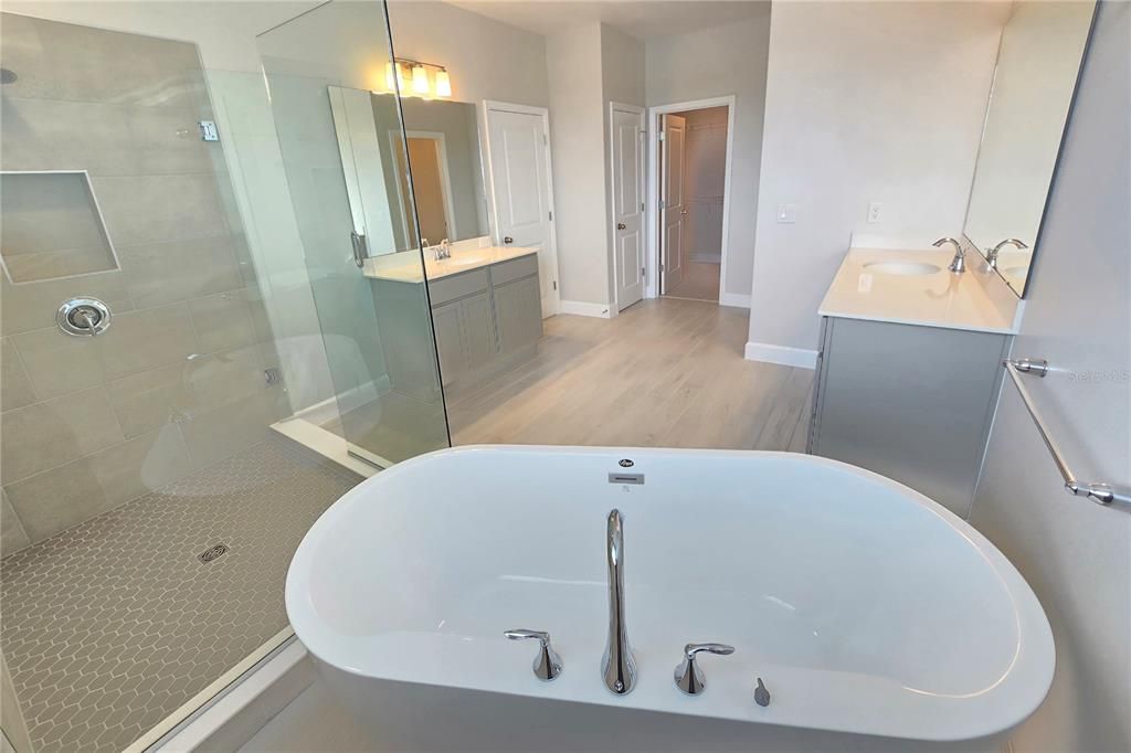 For Sale: $544,990 (5 beds, 4 baths, 3120 Square Feet)