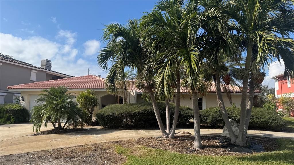 Vendido Recientemente: $1,000,000 (4 camas, 2 baños, 1952 Pies cuadrados)