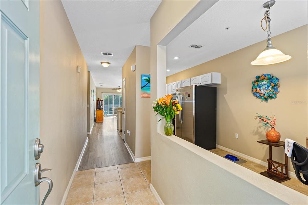 For Sale: $349,900 (2 beds, 2 baths, 1238 Square Feet)