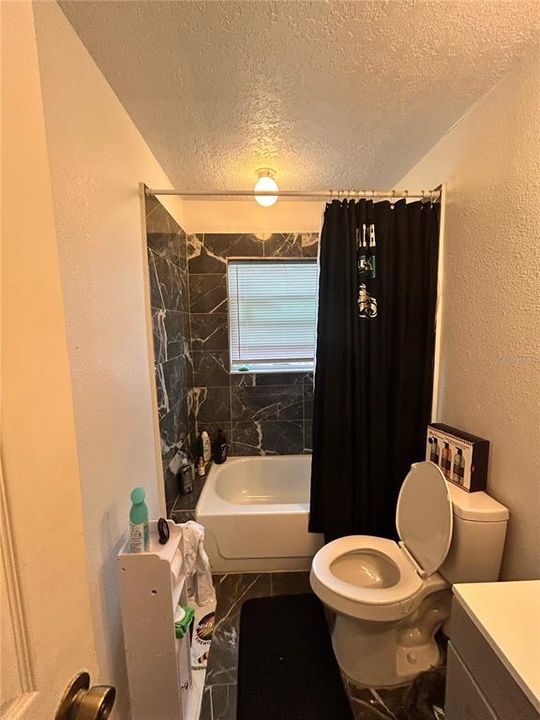 For Sale: $200,000 (2 beds, 1 baths, 1050 Square Feet)