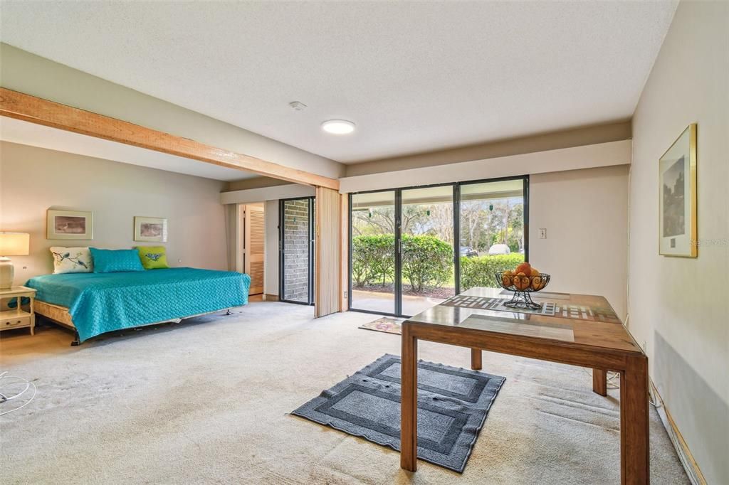 合同活跃: $143,000 (1 贝兹, 1 浴室, 610 平方英尺)