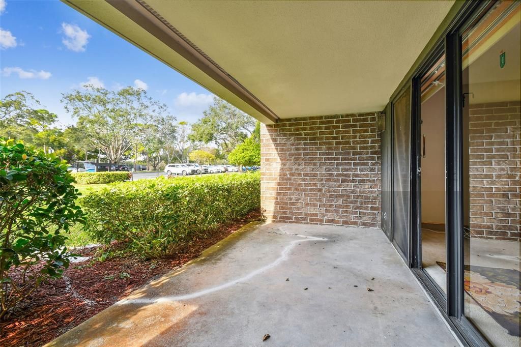 合同活跃: $143,000 (1 贝兹, 1 浴室, 610 平方英尺)