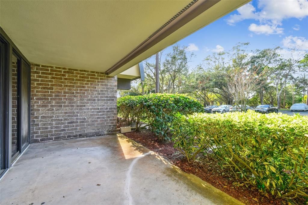 合同活跃: $143,000 (1 贝兹, 1 浴室, 610 平方英尺)