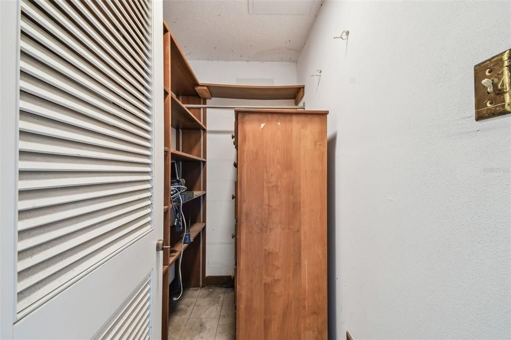 合同活跃: $143,000 (1 贝兹, 1 浴室, 610 平方英尺)