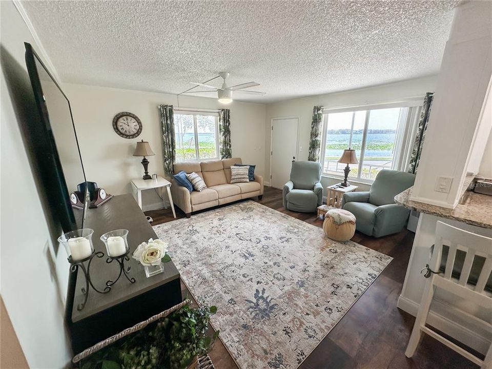 For Sale: $159,000 (2 beds, 2 baths, 816 Square Feet)