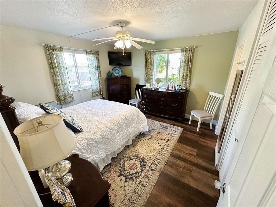 For Sale: $159,000 (2 beds, 2 baths, 816 Square Feet)