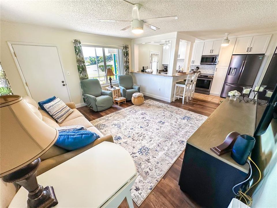 For Sale: $159,000 (2 beds, 2 baths, 816 Square Feet)