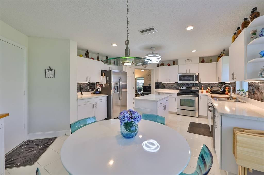 For Sale: $449,900 (3 beds, 2 baths, 1704 Square Feet)