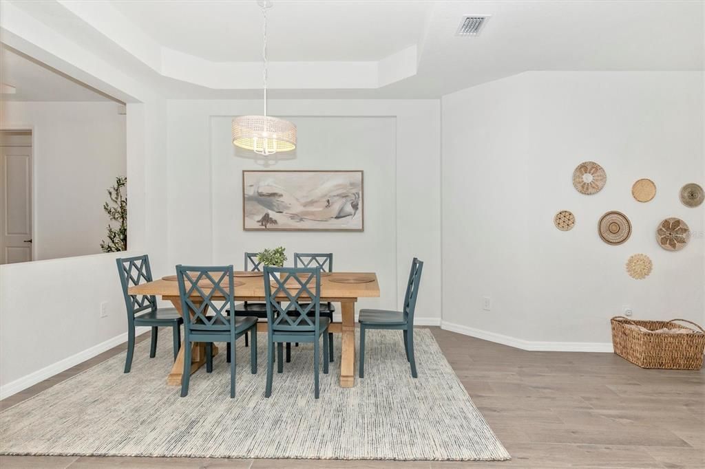 出租: $3,500 (4 贝兹, 2 浴室, 2223 平方英尺)