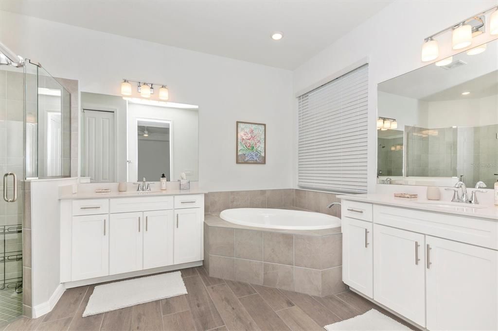 出租: $3,500 (4 贝兹, 2 浴室, 2223 平方英尺)