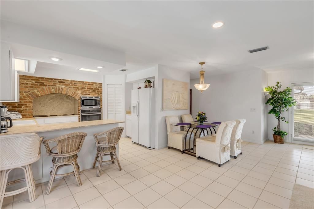 For Sale: $365,000 (3 beds, 2 baths, 1794 Square Feet)