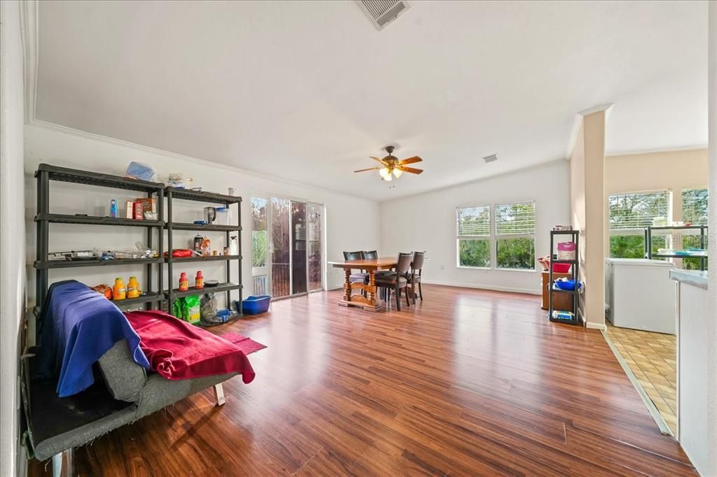На продажу: $359,900 (4 спален, 2 ванн, 2280 Квадратных фут)