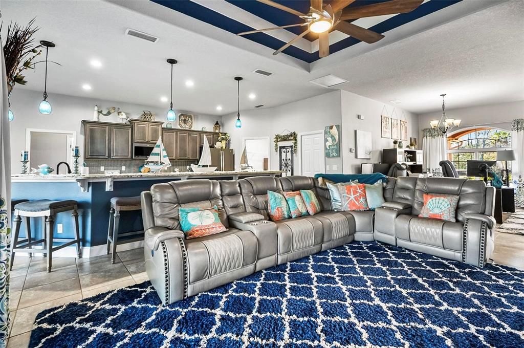 For Sale: $1,100,000 (4 beds, 2 baths, 2362 Square Feet)