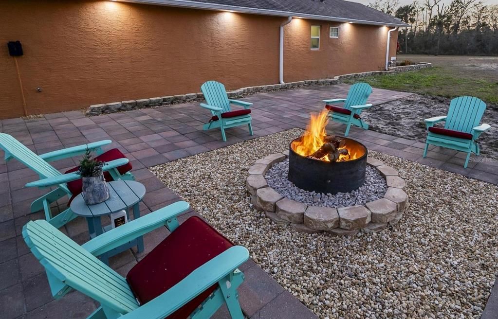 For Sale: $1,100,000 (4 beds, 2 baths, 2362 Square Feet)