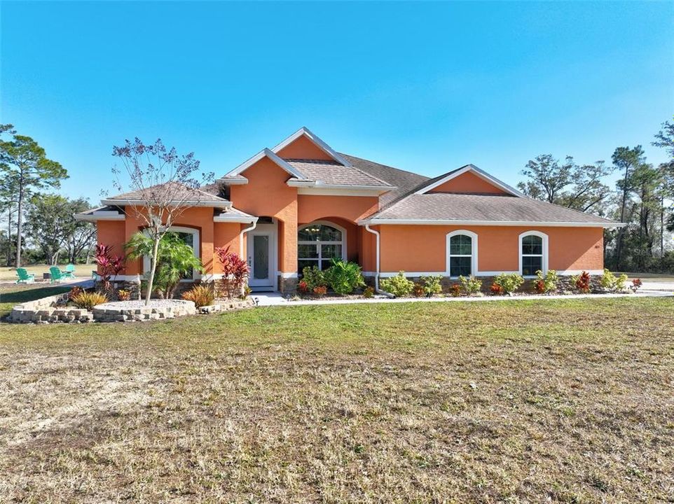 For Sale: $1,100,000 (4 beds, 2 baths, 2362 Square Feet)